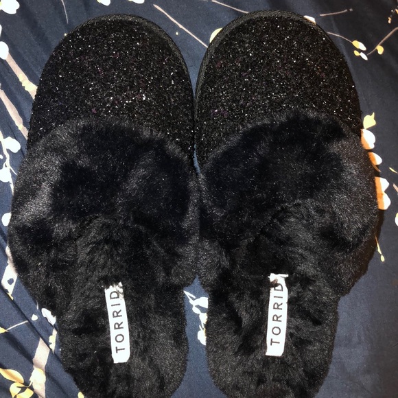 torrid Shoes - Torrid black sparkle and fur slippers